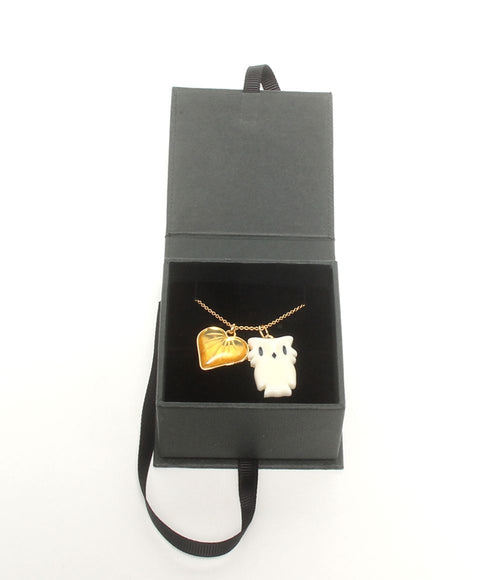coach necklace functional details