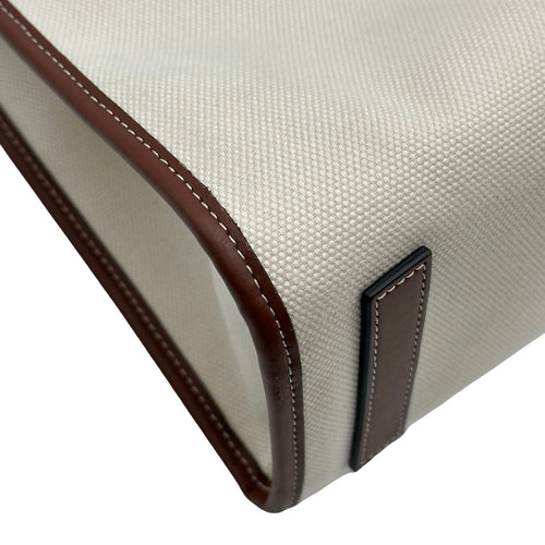 burberry tote bag functional details