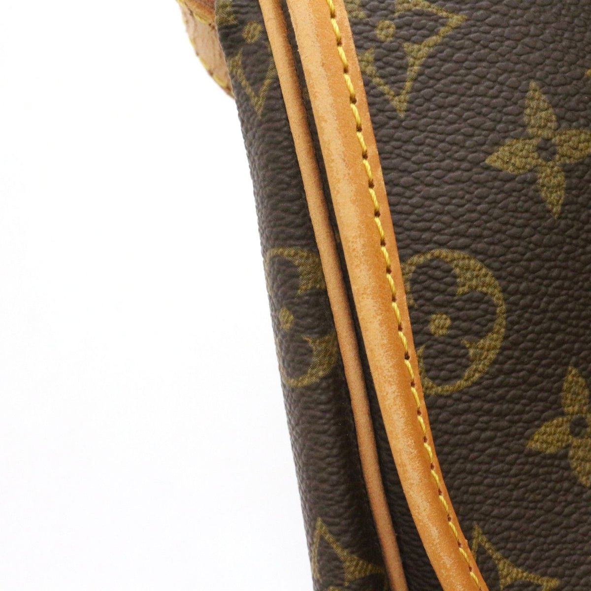 louis vuitton m42252 shoulder bag markings and labels