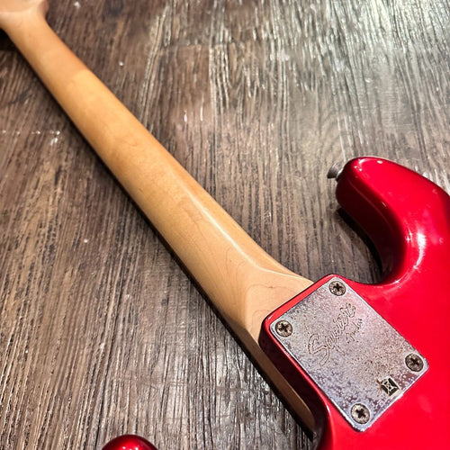 squier electric guitar markings and labels