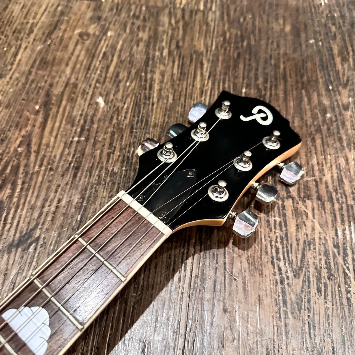 aria mk-500 electric guitar interior details