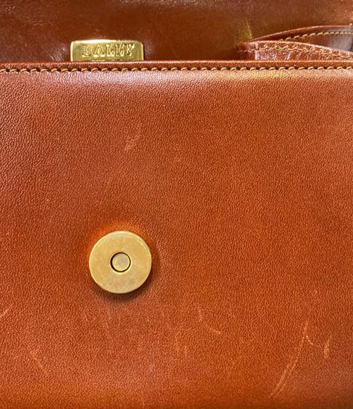 bally shoulder bag functional details