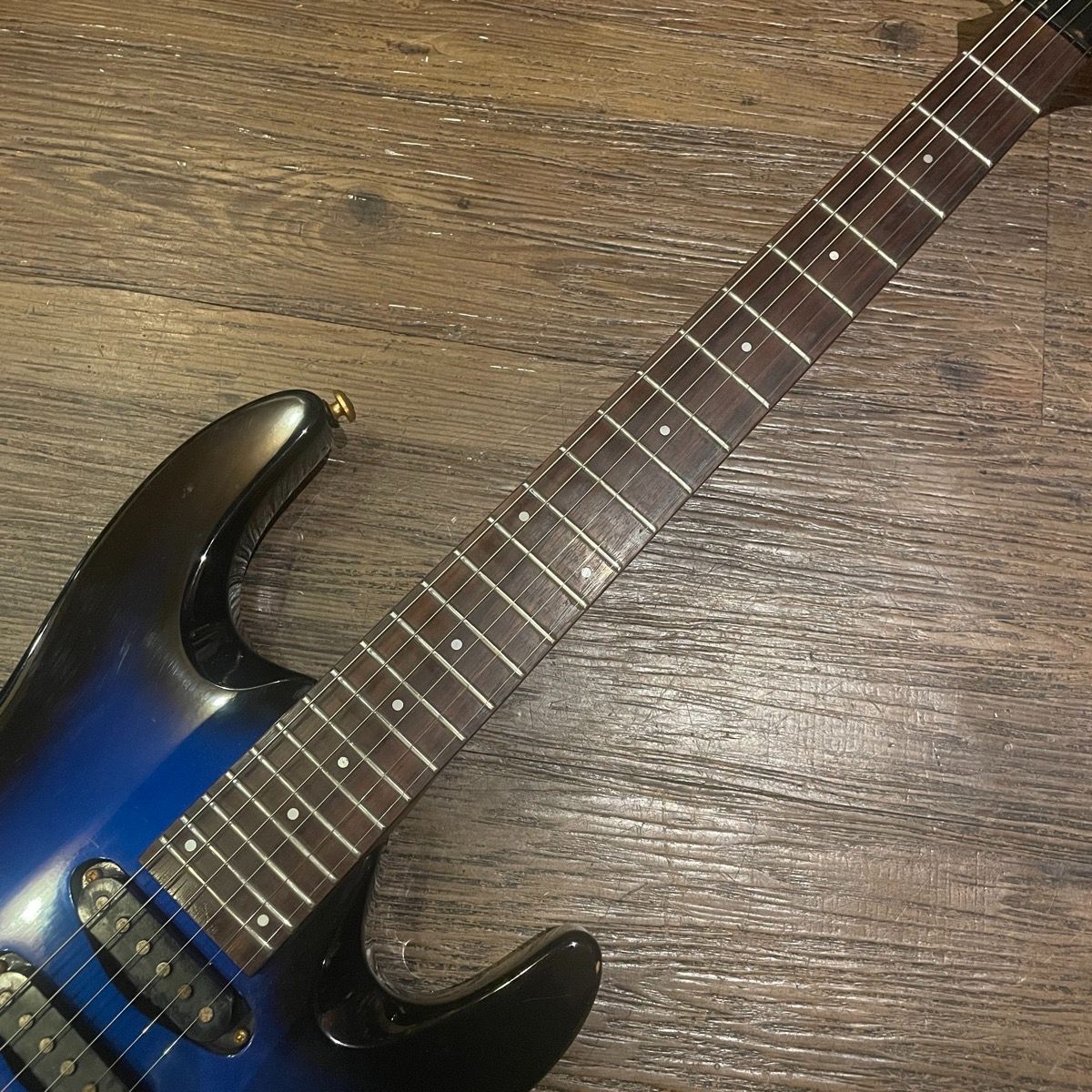 aria electric guitar rear view