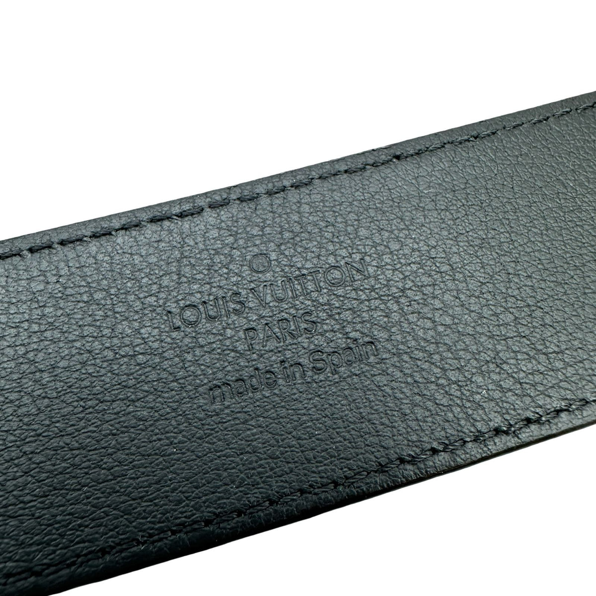louis vuitton m9076 belt accessories included