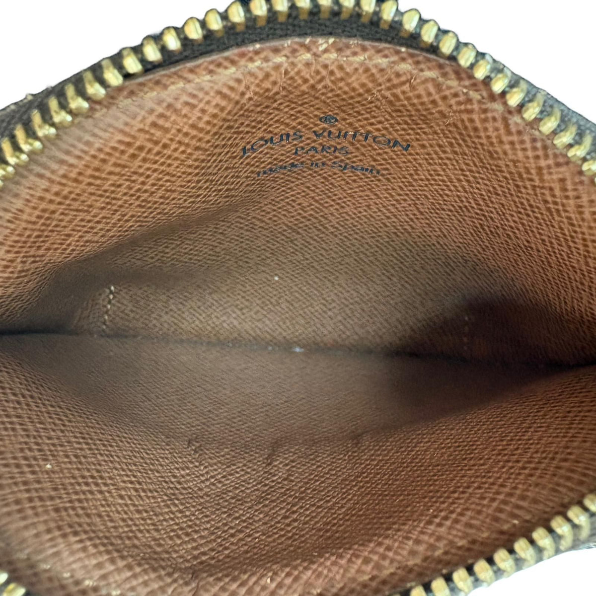 louis vuitton m60025 pouch / clutch side view