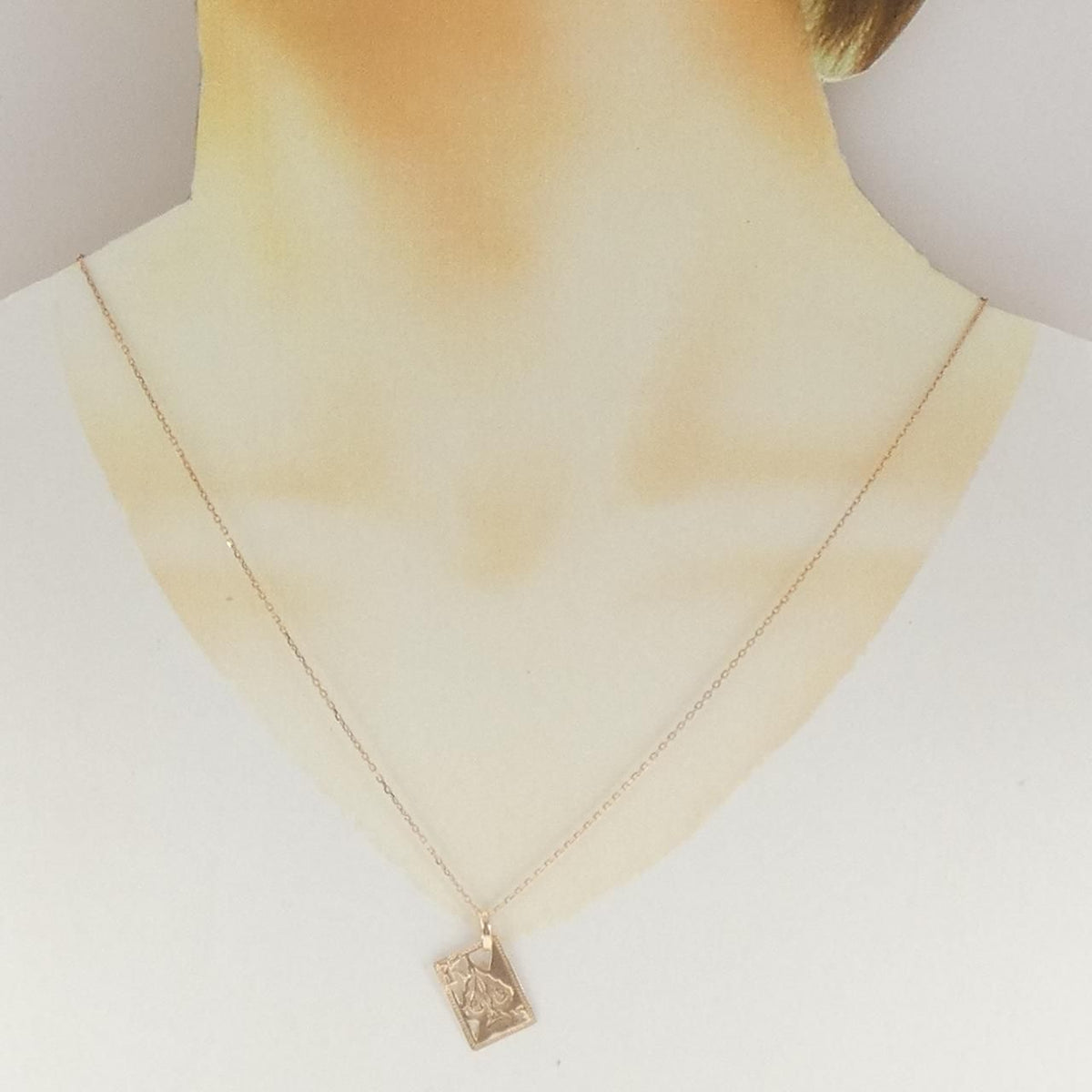 necklace condition details
