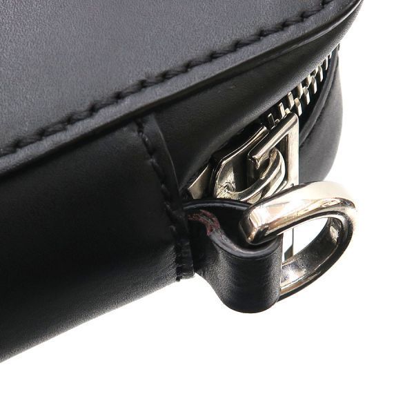 valentino garavani shoulder bag interior details