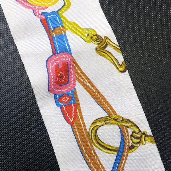 hermes 563940s scarf condition details