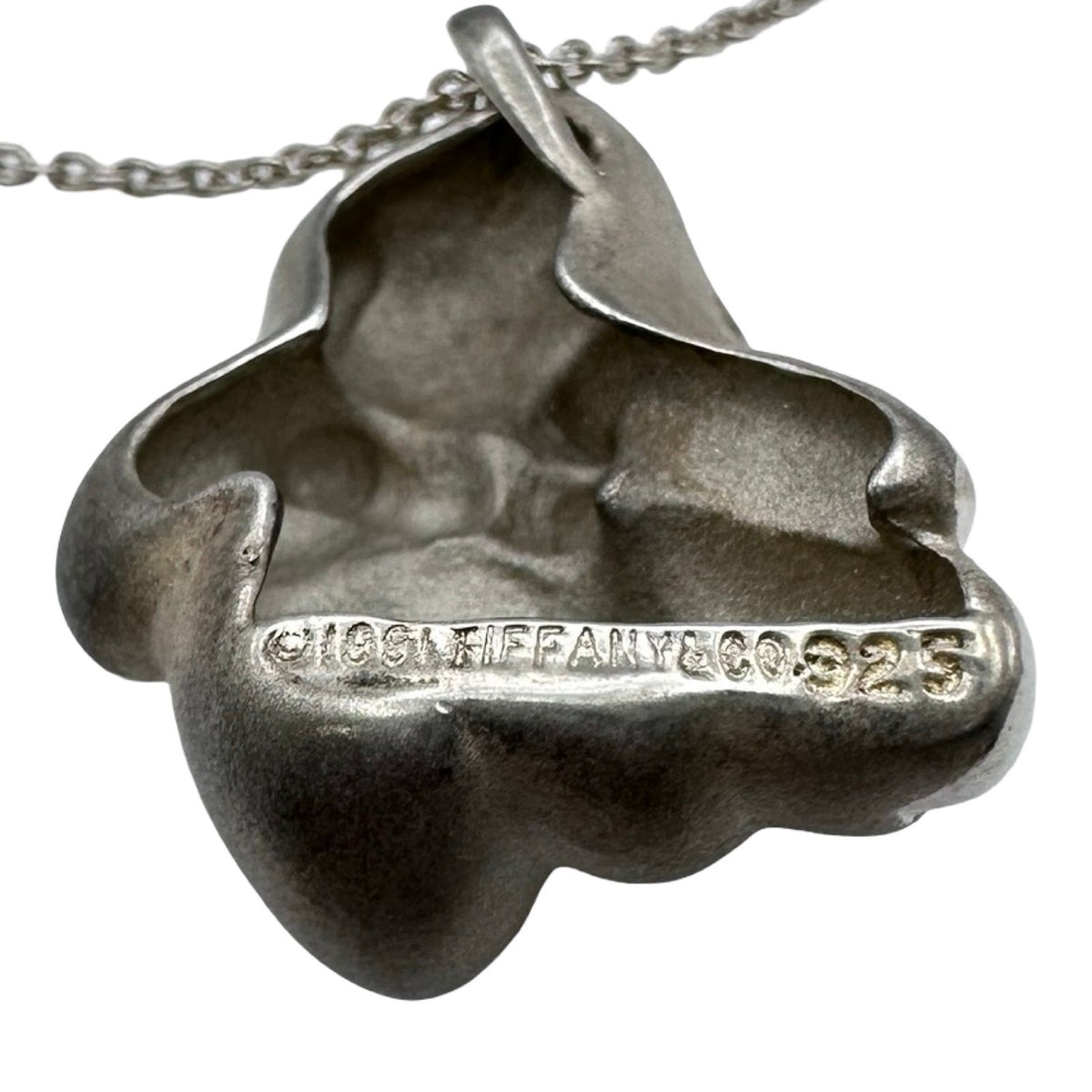 necklace interior details