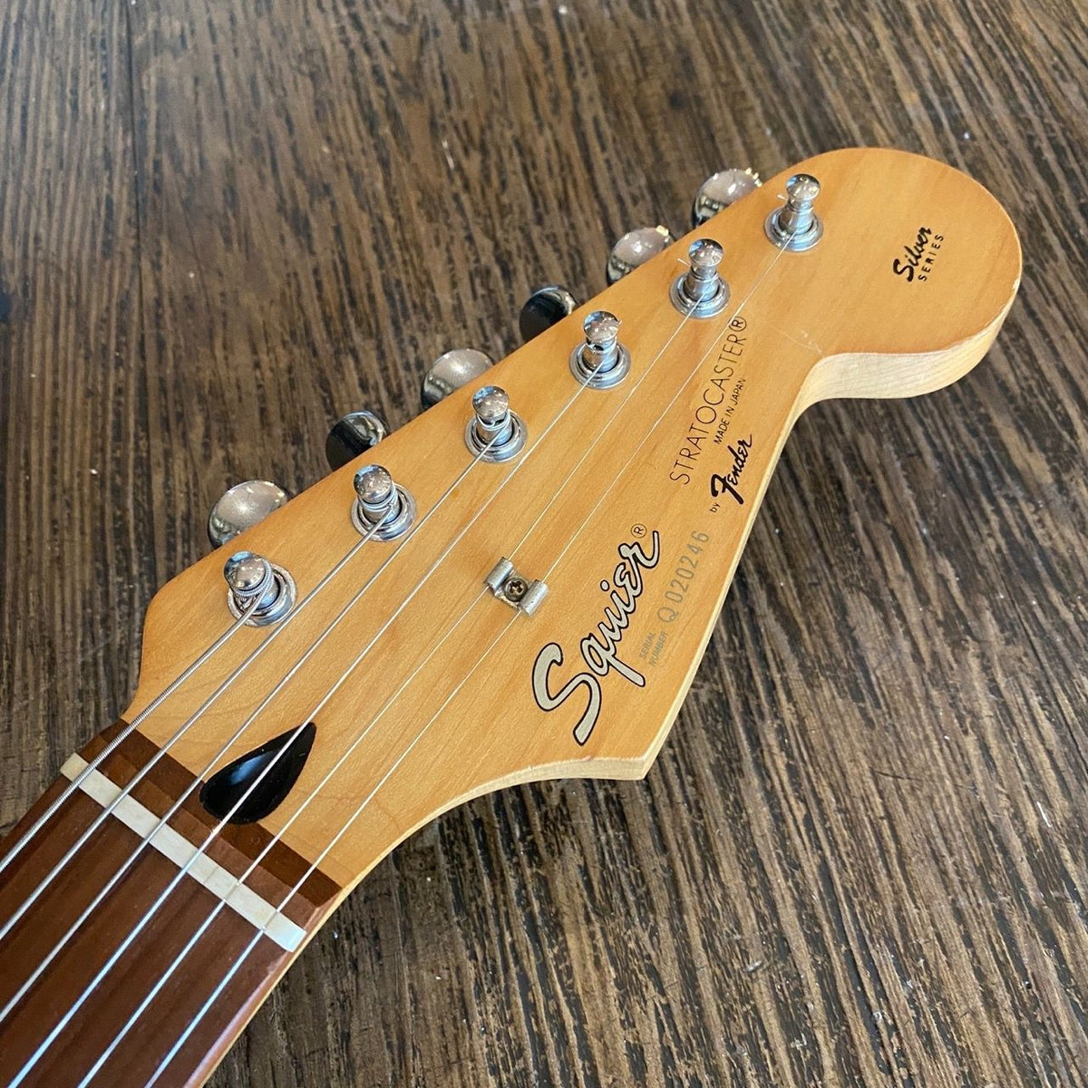 Squier SST-39 Electric Guitar – Silver