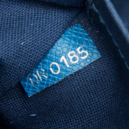 louis vuitton m30236 shoulder bag markings and labels