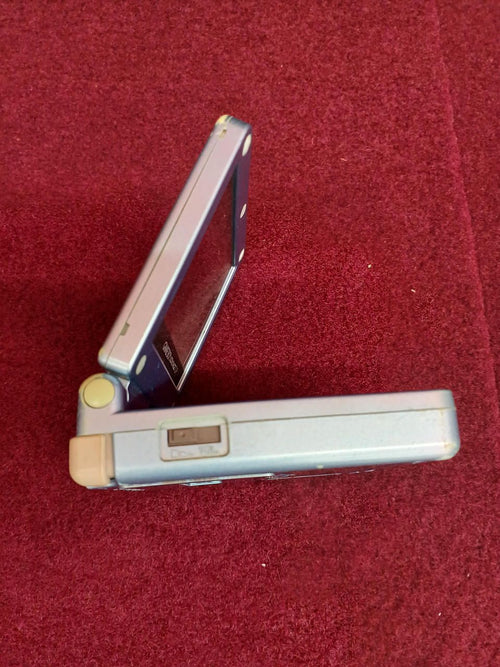 nintendo ags-001 handheld console interior details