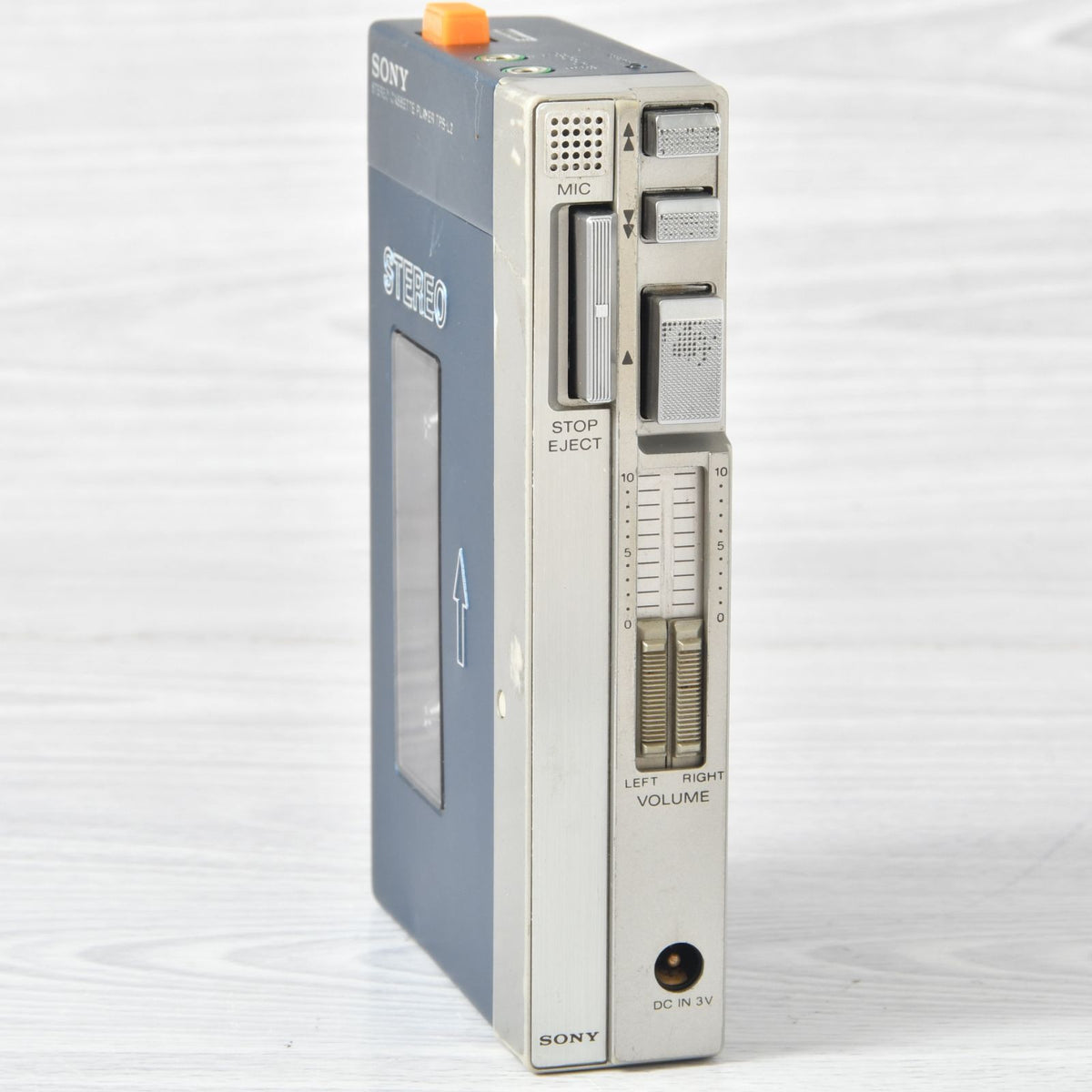 sony tps-l2 cassette player front view