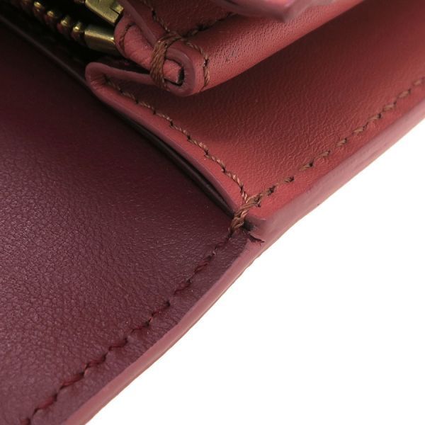 burberry wallet functional details