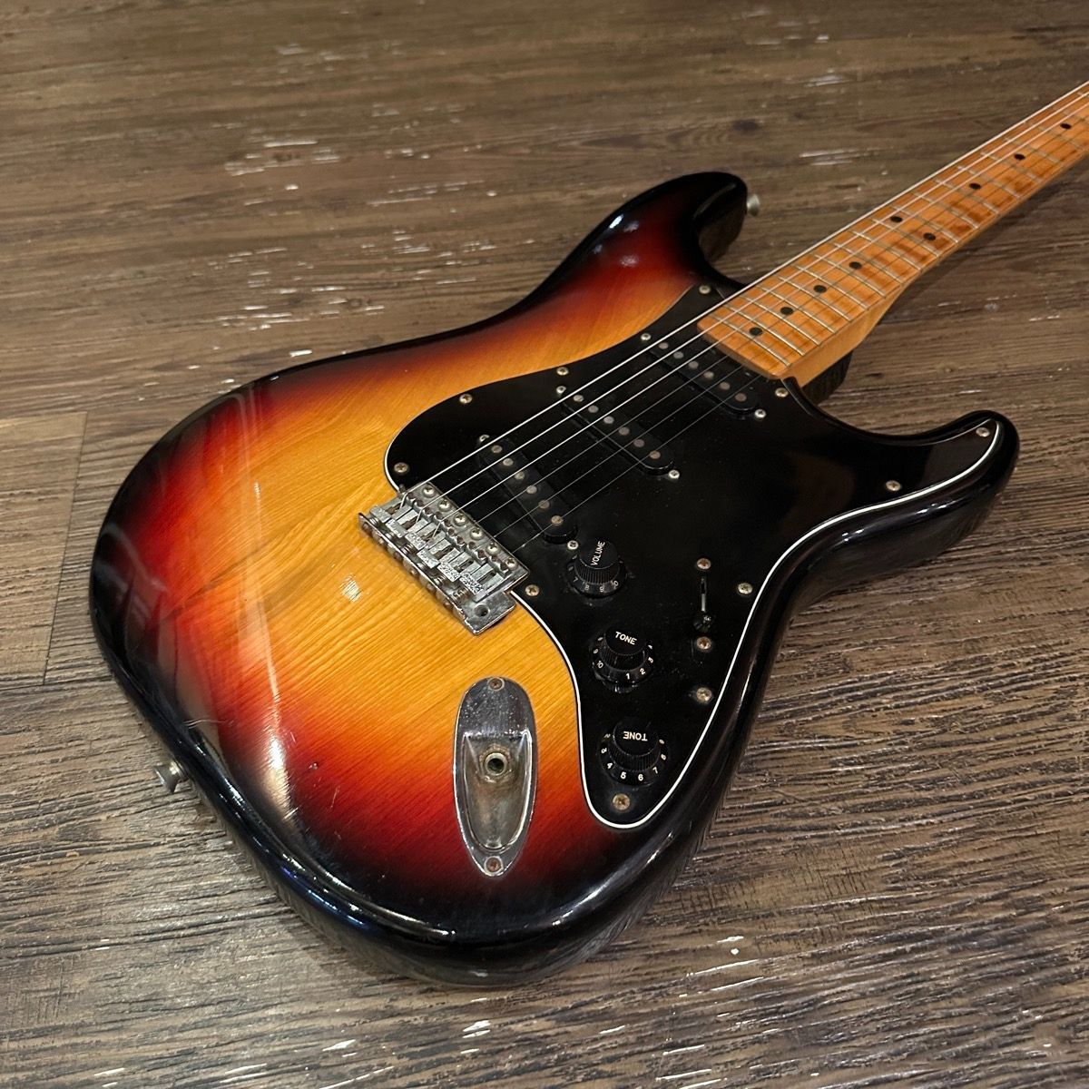 Tokai SS-36 Electric Guitar – Silver