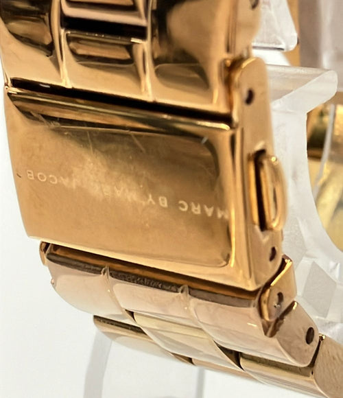 marc by marc jacobs mbm3077 watch markings and labels
