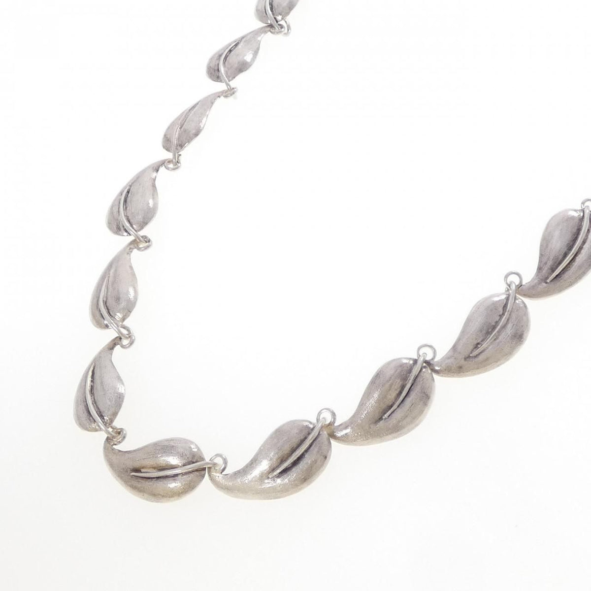 necklace front view