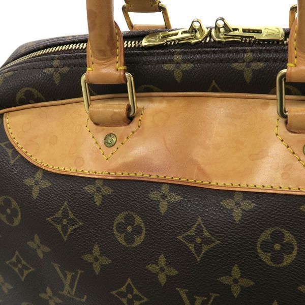 louis vuitton m41443 pouch / clutch side view