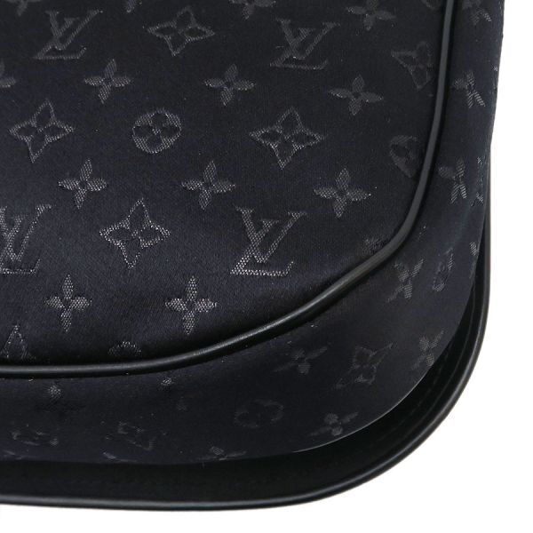 louis vuitton m92273 shoulder bag accessories included