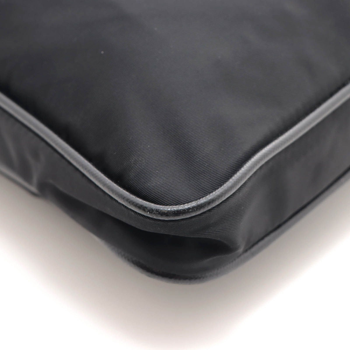 prada shoulder bag functional details