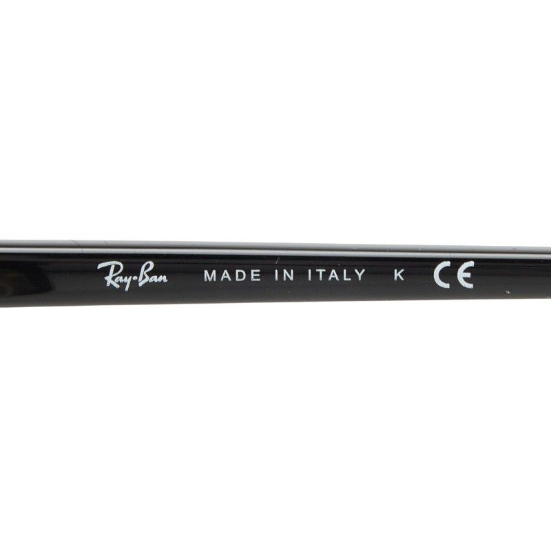 eyewear accessories included
