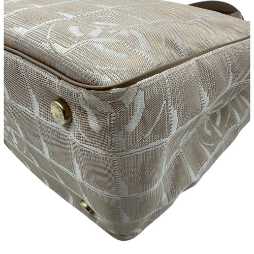 chanel a20457 beige tote bag interior details