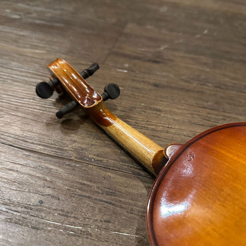 suzuki no.11 string instrument interior details