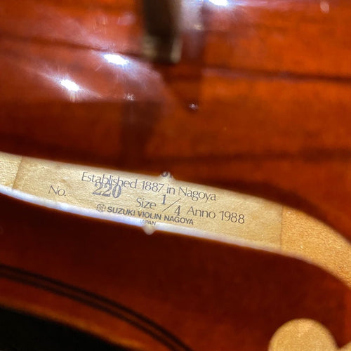 suzuki no.220 string instrument side view