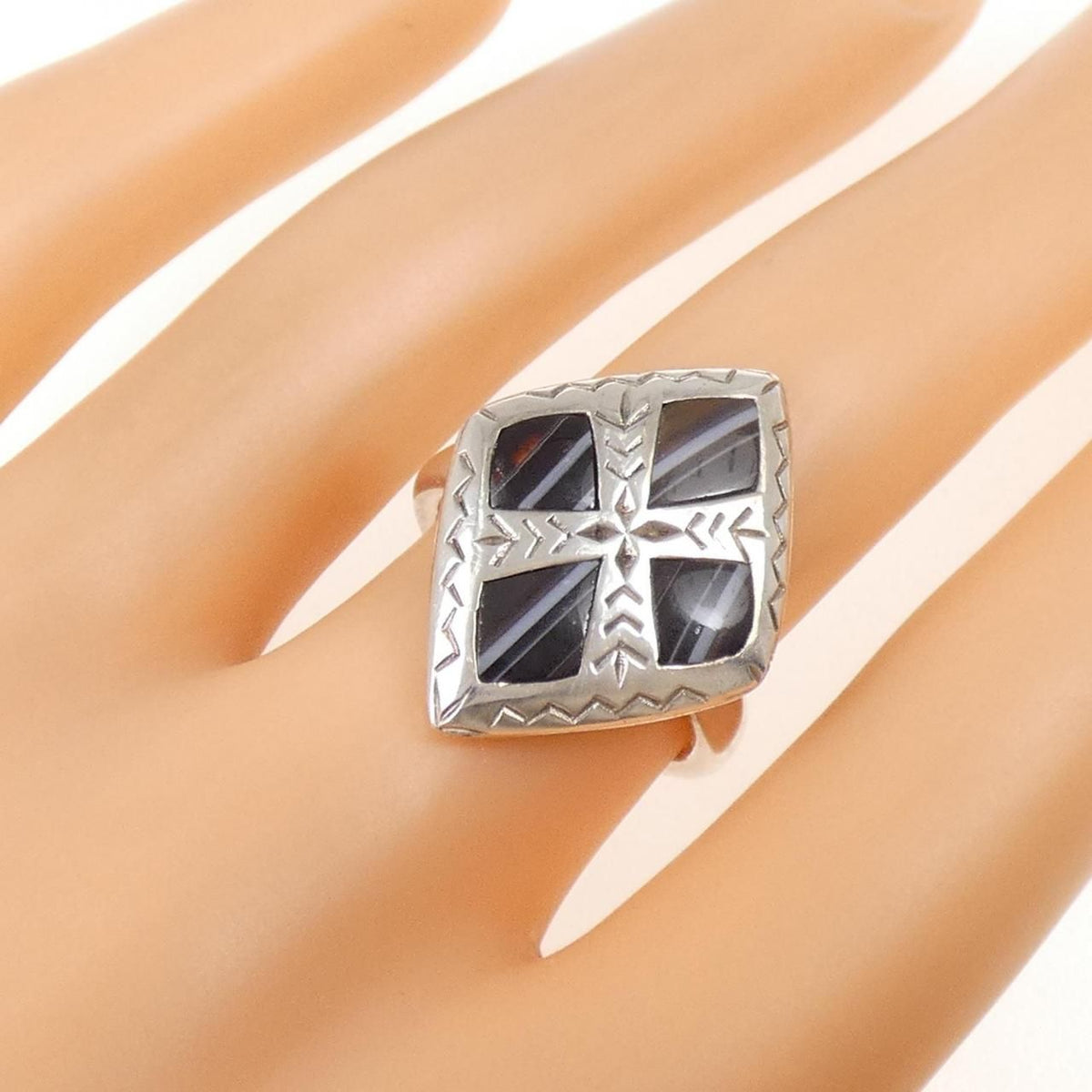 agete ring accessories included