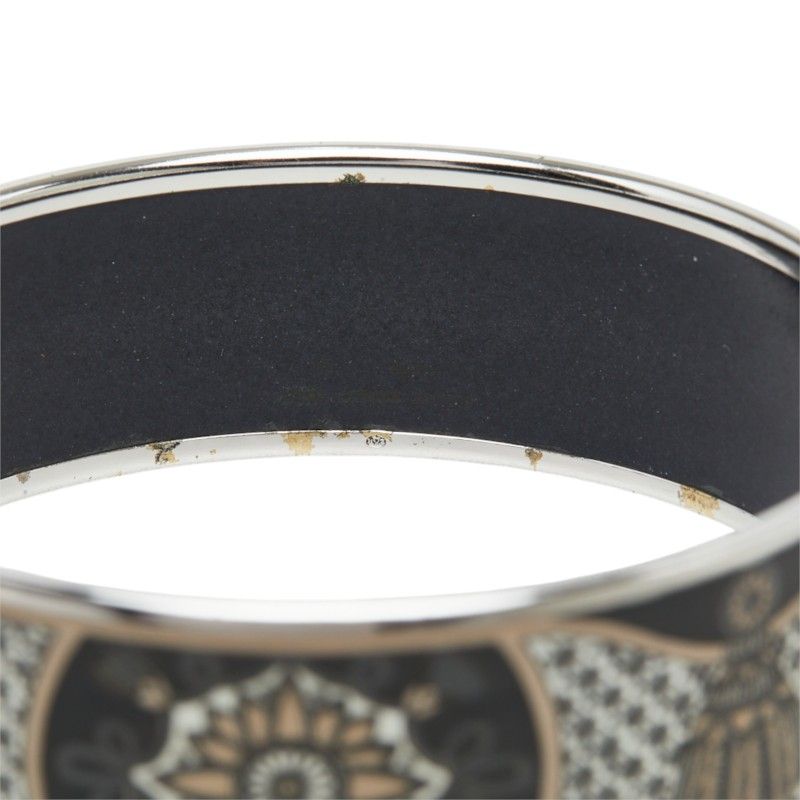 hermes bracelet side view