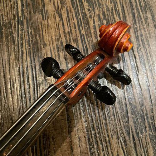 suzuki no.220 string instrument side view