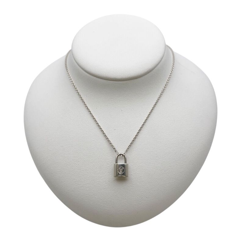 louis vuitton pendant functional details