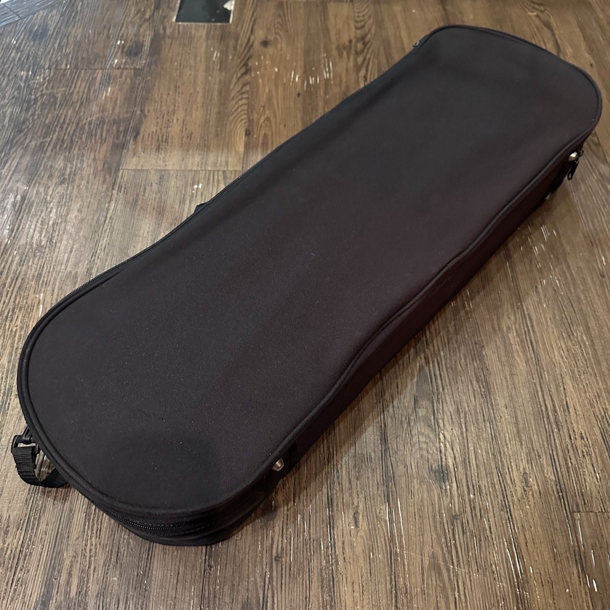 string instrument markings and labels