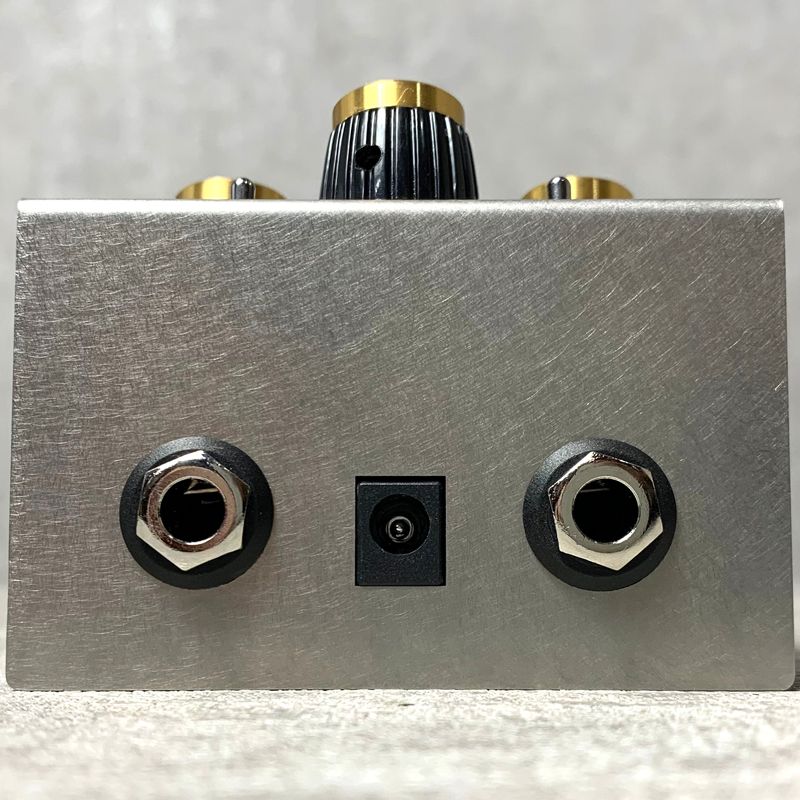 grey guitar effector accessories included