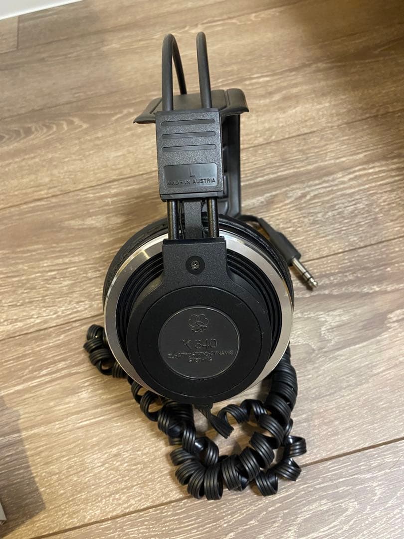 akg k340 headphones rear view