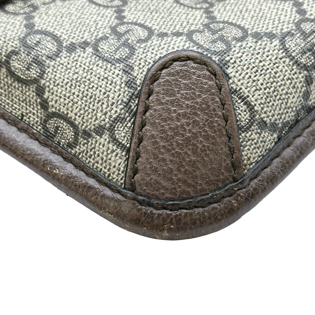 gucci shoulder bag interior details
