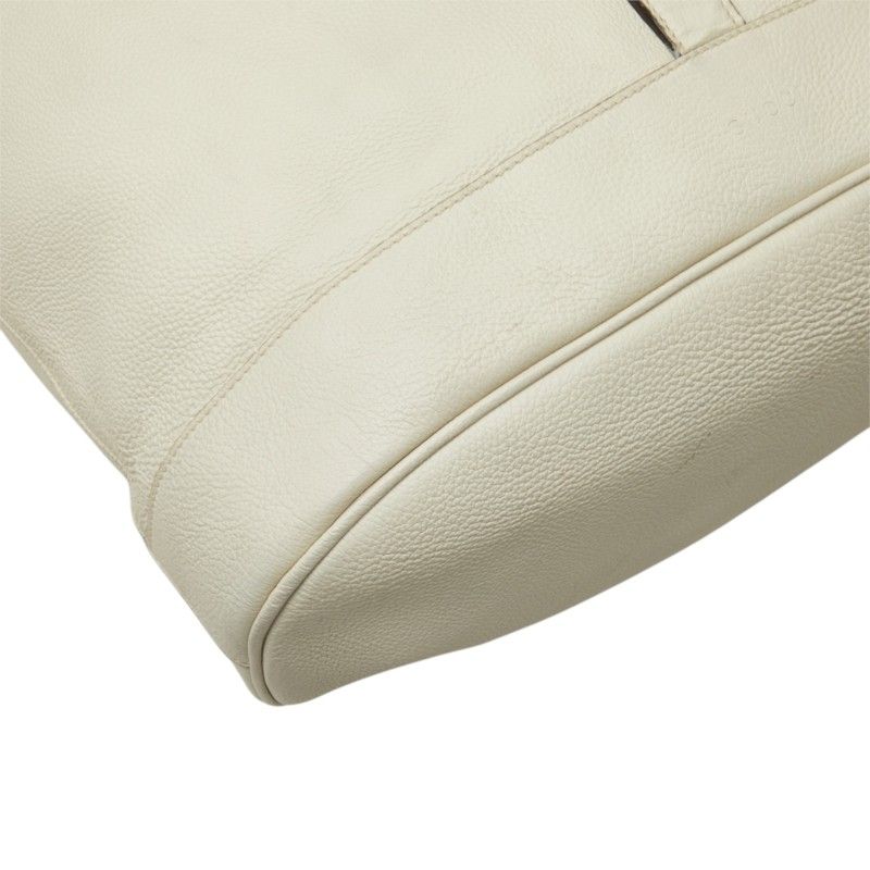 gucci backpack accessories included