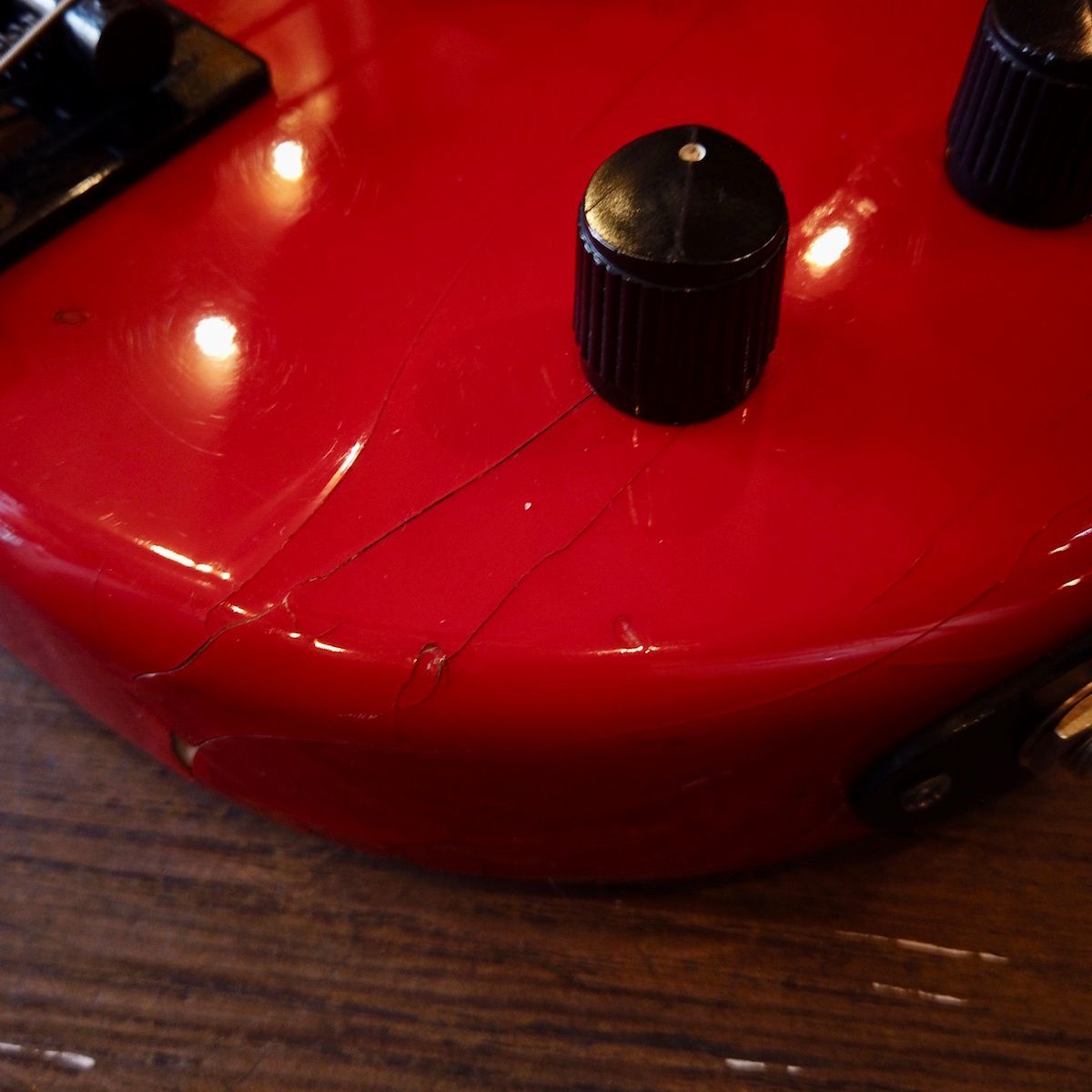 fernandes frb-55 bass guitar side view