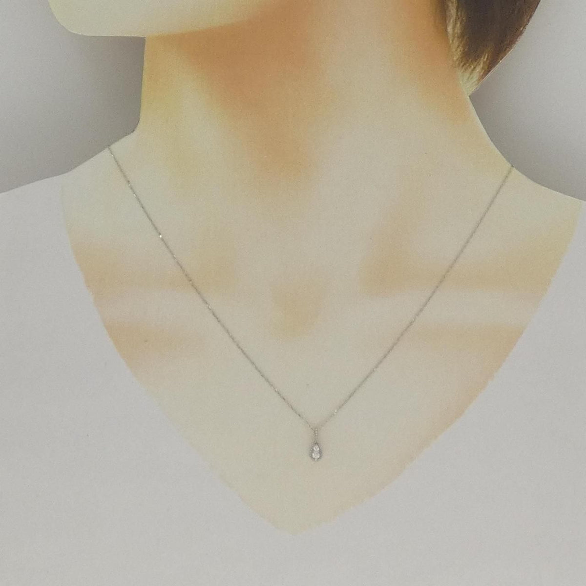necklace condition details