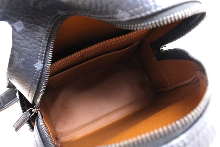 backpack markings and labels