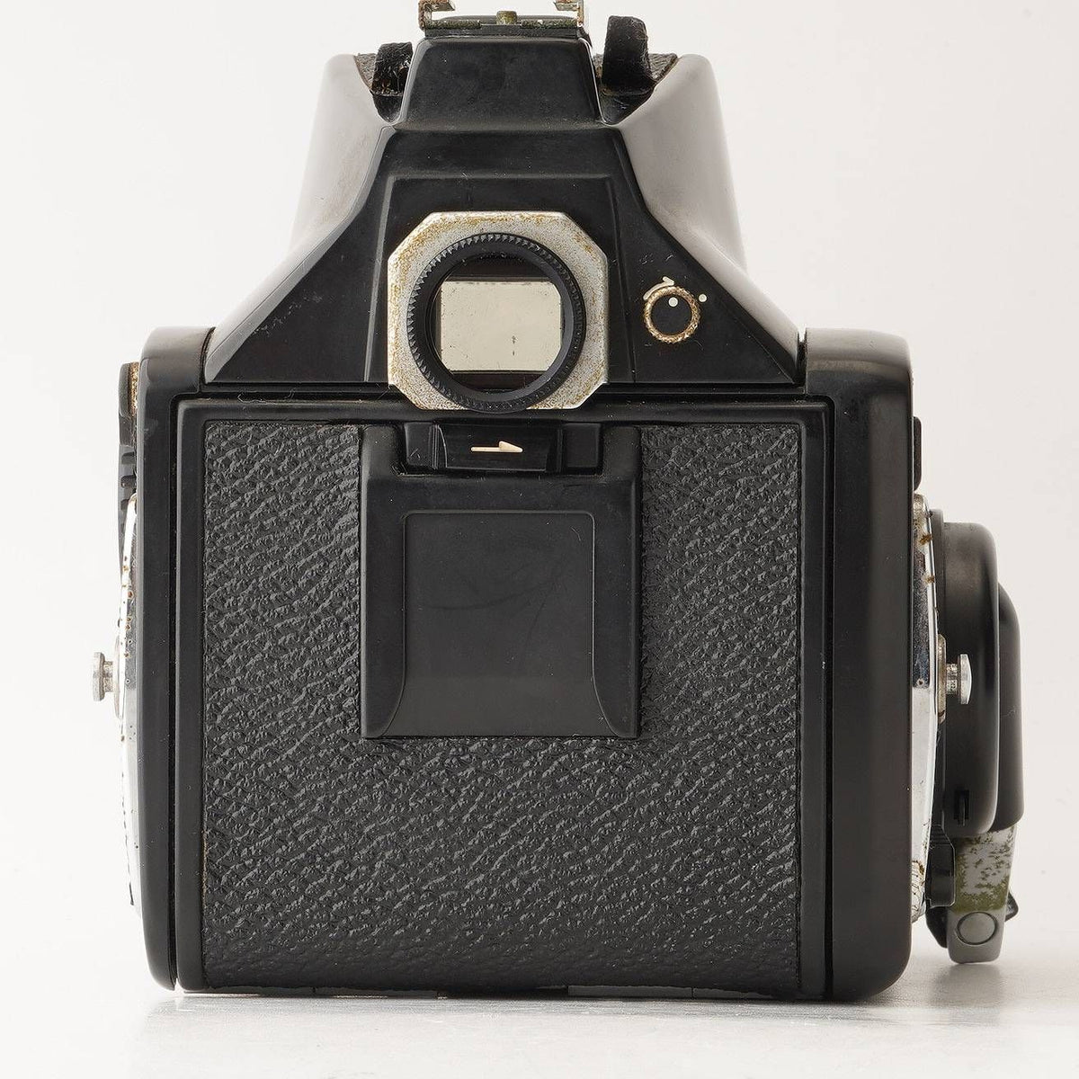 mamiya m645 film camera side view