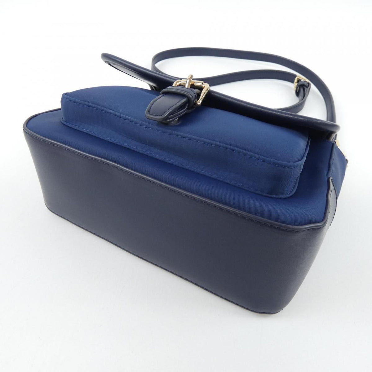 samantha thavasa navy handbag side view