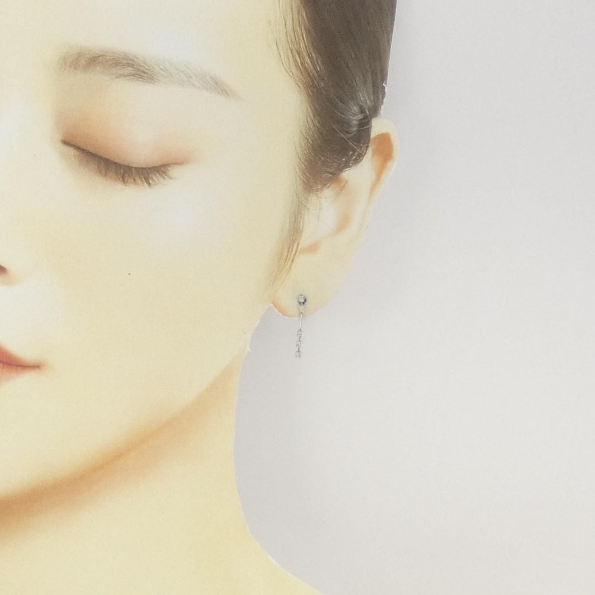 earrings side view