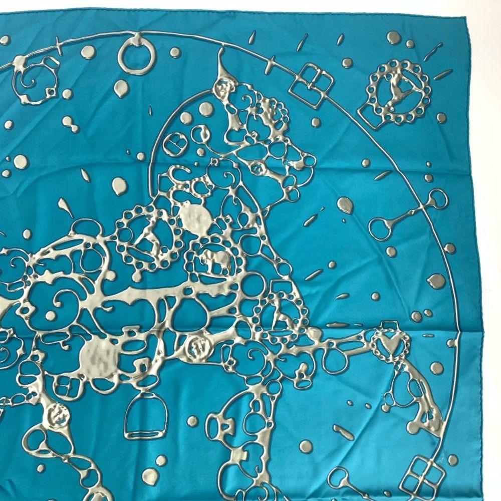 hermes scarf rear view