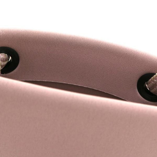 state of escape pouch / clutch functional details