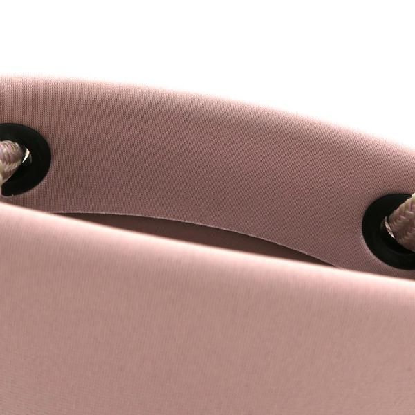 state of escape pouch / clutch functional details