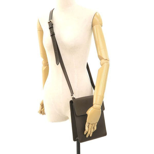 louis vuitton m32442 shoulder bag markings and labels