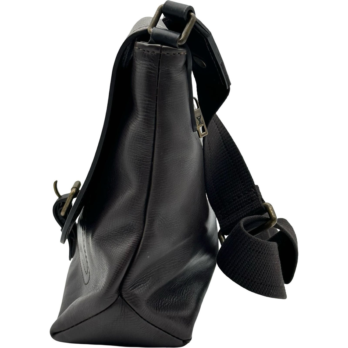 louis vuitton m92994 shoulder bag side view