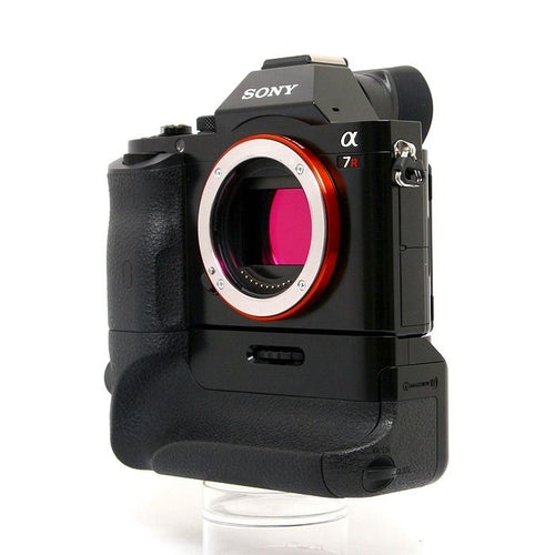 sony ilce-7r other front view