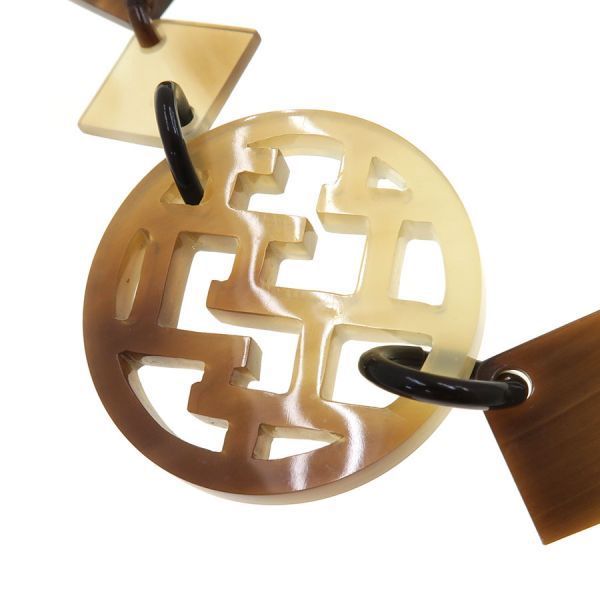 hermes necklace side view